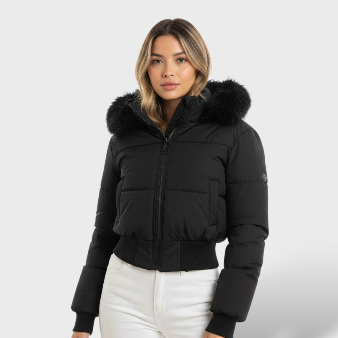 Chaqueta corta con capucha y piel sintética